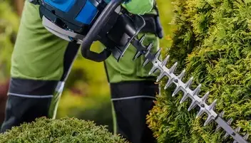 entretien espaces verts Lopérec-1